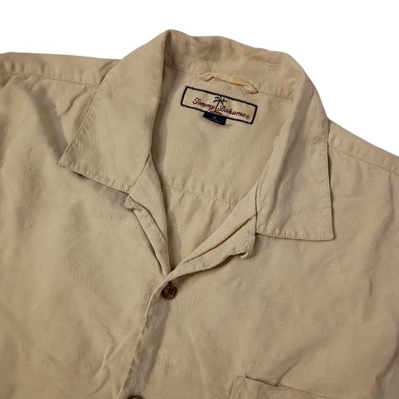 Tommy Bahama Other - Tommy Bahama Shirt Mens Medium Beige Silk Floral Pocket Camp Relax Casual Resort